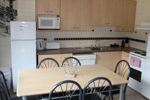 Snow Ski Apartments 14 - Accommodation Mount Tamborine 1