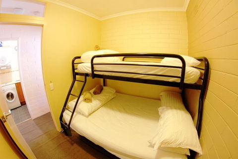 Snow Ski Apartments 16 - Accommodation Mount Tamborine 2