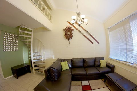 Snow Ski Apartments 32 - Accommodation Mount Tamborine 2