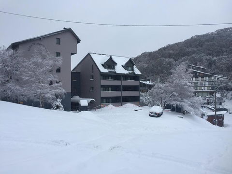 Snow Ski Apartments 32 - Accommodation Mount Tamborine 3