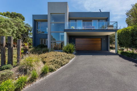 Sophisticated Contemporary Coastal Living With Sweeping Views In Cape Schanck - Accommodation Mount Tamborine 2