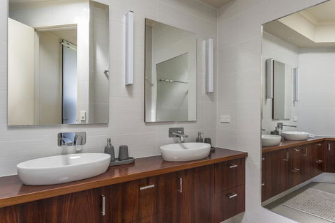 Sophisticated Contemporary Coastal Living With Sweeping Views In Cape Schanck - Accommodation Mount Tamborine 3