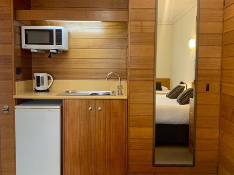 Sovereign Park Motor Inn - Accommodation Mount Tamborine 2