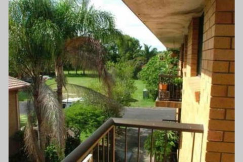 Spacious 2 Bedroom Beach Side Apartment - Close To Shopping Centre With Coles, Health Food Shop, Sushi, Pizza, Cafes, Hairdresse - Accommodation Mount Tamborine 3