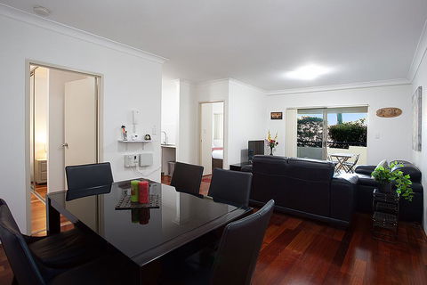 Spacious Family Apartment Close To Olympic Park - Accommodation Mount Tamborine 0