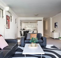 Spacious Two-Bedroom Apartment near Hospital - Accommodation Mount Tamborine