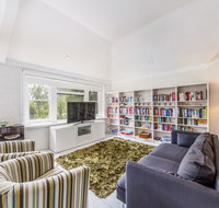 Spoilt for choice 2-bed/2-bath  Free parking