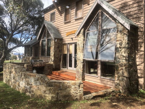 Square Bear-DPA - Accommodation Mount Tamborine 1