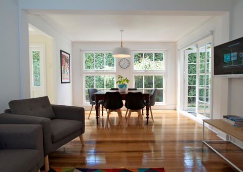 Strahan House - Accommodation Mount Tamborine 0