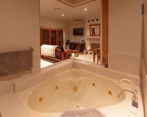 Strathearn Park Lodge - Accommodation Mount Tamborine 2