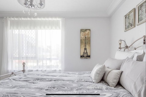 Stunning Burleigh Beach Apartment - Accommodation Mount Tamborine 3