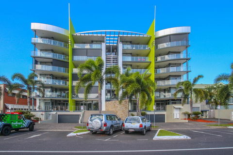 Stunning Ground Floor City Apartment. - Accommodation Mount Tamborine 1