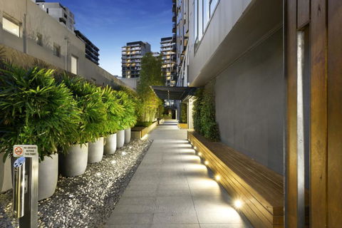 STYLISH 2BR 2BTH + CAR = HEART OF SOUTH YARRA - Accommodation Mount Tamborine 1