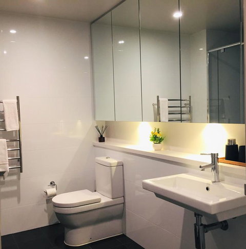 Stylish 2BR With Stunning Views - Sydney Olympic Park - Accommodation Mount Tamborine 3