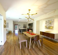 Stylish Luxe House For Big Group Near Shopping Center - Accommodation Mount Tamborine