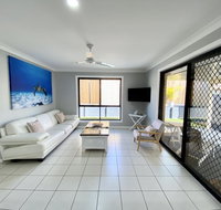 STYLISH RESIDENCE LARGE PRIVATE YARD - CLOSE TO DREAMWORLD - Accommodation Mount Tamborine