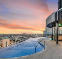 Stylish Resort Living in the City - Accommodation Mount Tamborine
