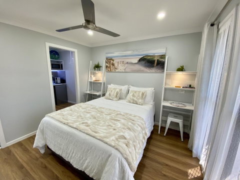 STYLISH UNIT - CLOSE TO DREAMWORLD - Accommodation Mount Tamborine 1