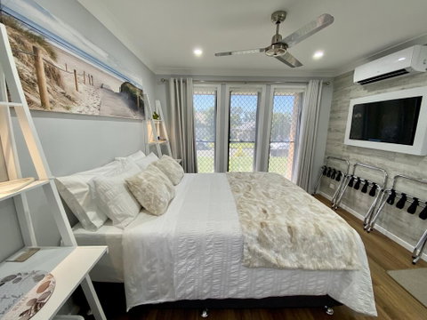 STYLISH UNIT - CLOSE TO DREAMWORLD - Accommodation Mount Tamborine 0