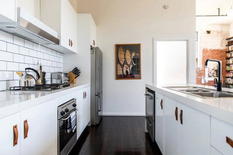 Stylish Warehouse Conversion In The Heart Of Fitzroy - Accommodation Mount Tamborine 2