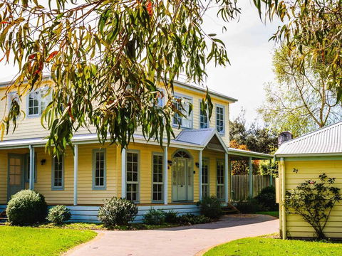 Summer Days - Accommodation Mount Tamborine 0