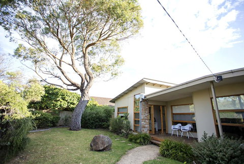 SUNNY DAZE - Accommodation Mount Tamborine 2