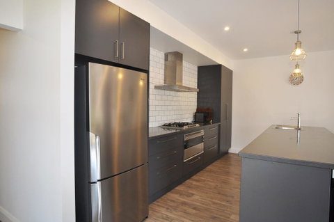 SUNNYSIDE - SURF SIDE - Accommodation Mount Tamborine 3
