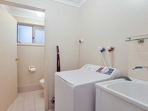 Sunset On Birubi' - Pet Friendly, Air Con, Water Views, WIFI And Outdoor Spa - Accommodation Mount Tamborine 2