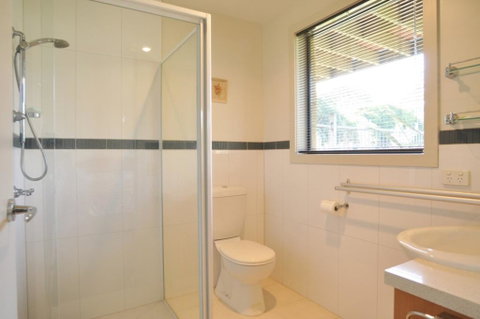 SUNSET WATERS - INLET SIDE - Accommodation Mount Tamborine 2