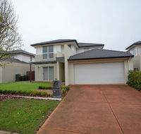 Superb Luxe 5BR housePoint Cook near lake - Accommodation Mount Tamborine