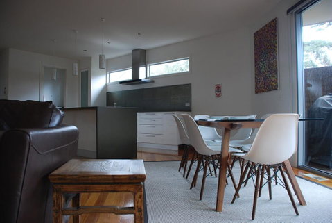 SURF Side SECRET INVERLOCH - Accommodation Mount Tamborine 2