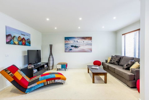 SURFSIDE GETAWAY IN PICTURESQUE INVERLOCH - Accommodation Mount Tamborine 0