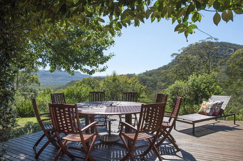 Taliesin - Beautiful 4 Bedroom Home With Amazing Views! - Accommodation Mount Tamborine 0