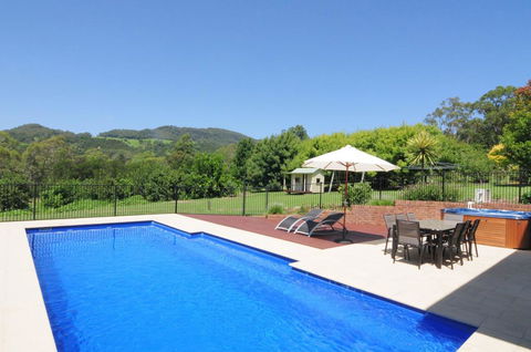 Tatiara - Spacious Family Friendly Home! - Accommodation Mount Tamborine 0