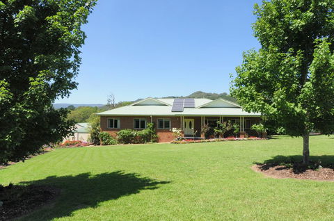 Tatiara - Spacious Family Friendly Home! - Accommodation Mount Tamborine 1