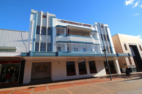 Tattersalls Hotel - Accommodation Mount Tamborine 0