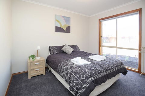 Tee Off Milura - Accommodation Mount Tamborine 2