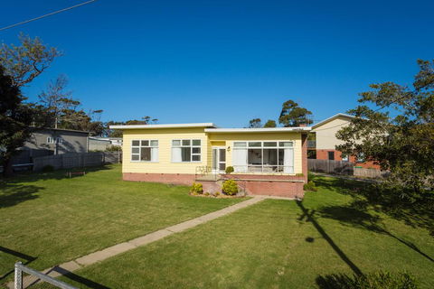 The 50's Beach House - Accommodation Mount Tamborine 1