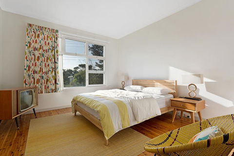 The 50's Beach House - Accommodation Mount Tamborine 3