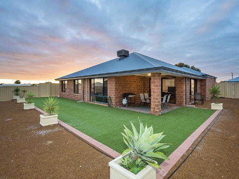 The Antonia Way - Accommodation Mount Tamborine 3