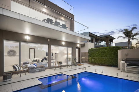 The Aston - Accommodation Mount Tamborine 0
