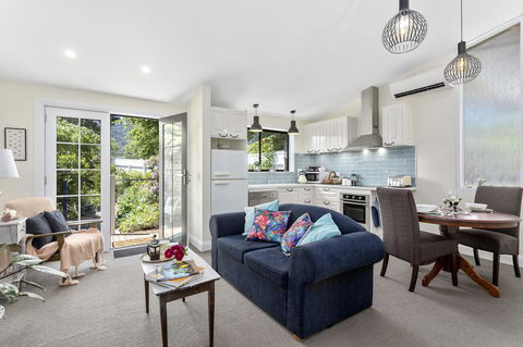 Birch Lane - Accommodation Mount Tamborine 0
