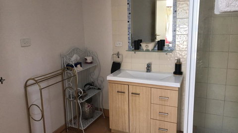 Oatlands Retreat - Accommodation Mount Tamborine 9