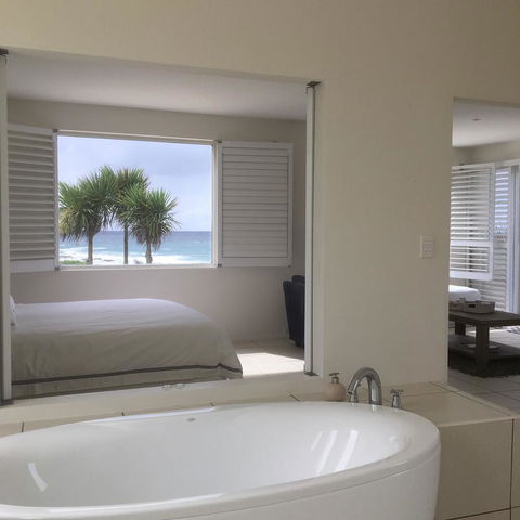 Saltwater - Absolute Oceanfront, Hot Tubs, Sauna, Fire Pits - Accommodation Mount Tamborine 29