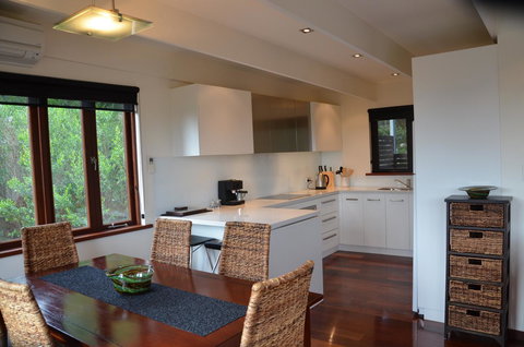 Yolla Beach House - Accommodation Mount Tamborine 5