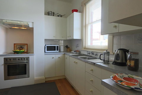 Moonah Central Apartments - Accommodation Mount Tamborine 17