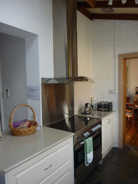 Eliza Cottage - Accommodation Mount Tamborine 6