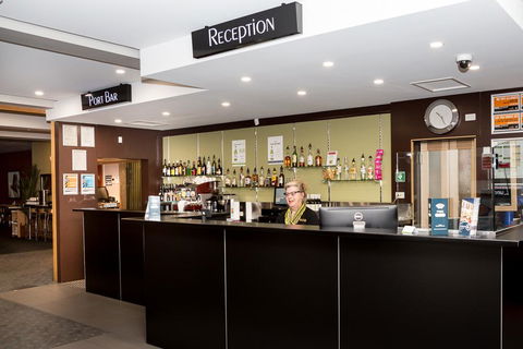 Edgewater Hotel - Accommodation Mount Tamborine 2