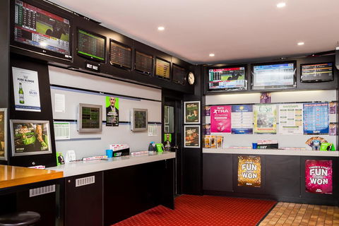 Edgewater Hotel - Accommodation Mount Tamborine 4