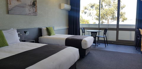 Bayside Hotel - Accommodation Mount Tamborine 24
